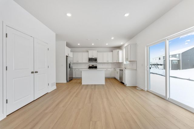 1917 Ironwood Drive, Carver, MN 55315