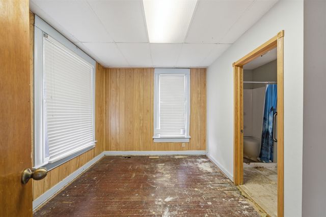 1308 S Market St, Wichita, KS 67211