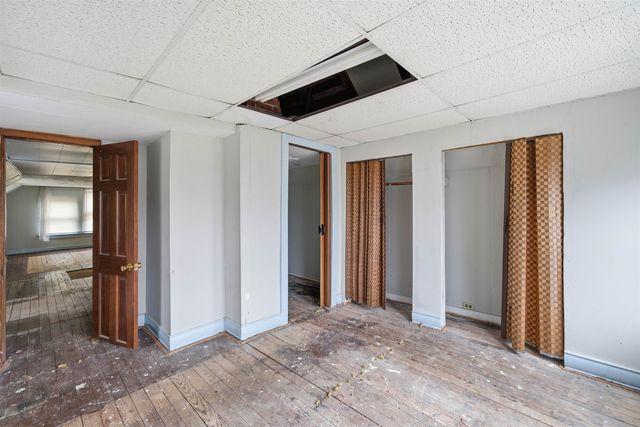 1308 S Market St, Wichita, KS 67211