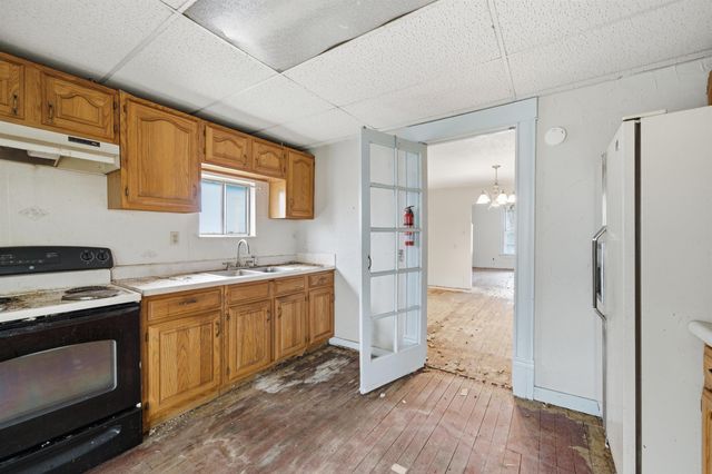 1308 S Market St, Wichita, KS 67211