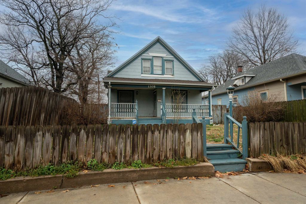 1308 S Market St, Wichita, KS 67211