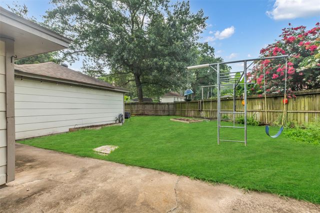 8115 Winding Oak Lane, Spring, TX 77379