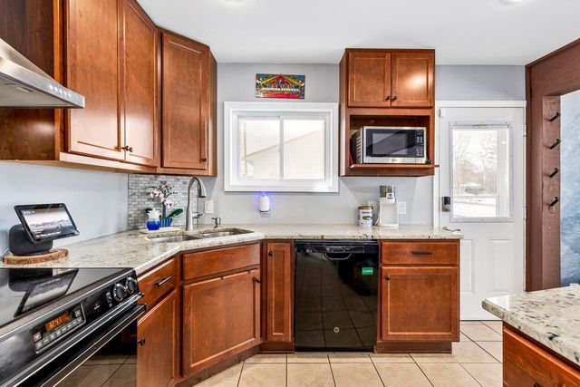 10822 W Jeffrey LANE, Milwaukee, WI 53225