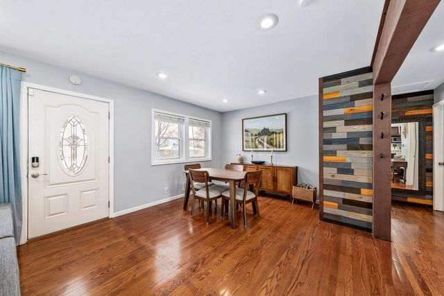 10822 W Jeffrey LANE, Milwaukee, WI 53225