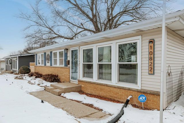 10822 W Jeffrey LANE, Milwaukee, WI 53225
