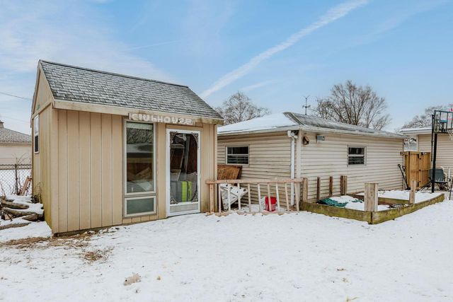 10822 W Jeffrey LANE, Milwaukee, WI 53225