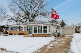 10822 W Jeffrey LANE, Milwaukee, WI 53225