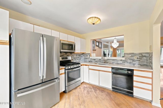 11 Carlisle Court, Old Bridge, NJ 08857