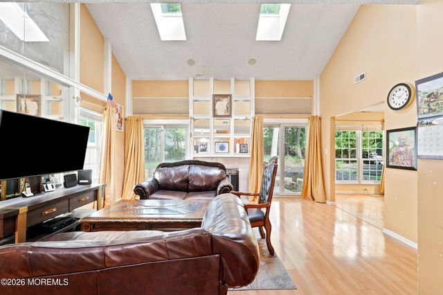 11 Carlisle Court, Old Bridge, NJ 08857