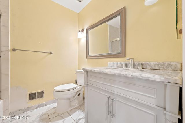 11 Carlisle Court, Old Bridge, NJ 08857