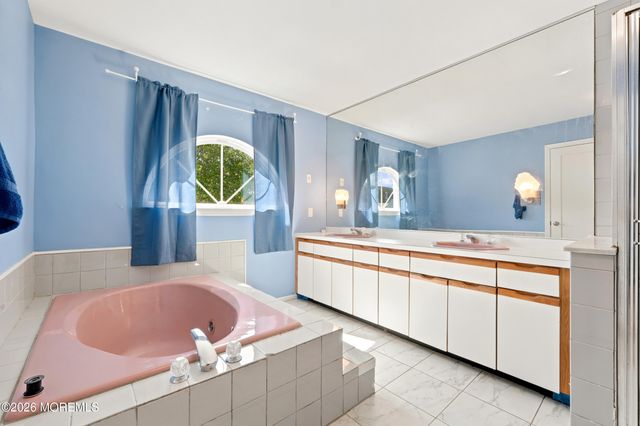 11 Carlisle Court, Old Bridge, NJ 08857