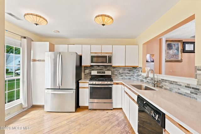 11 Carlisle Court, Old Bridge, NJ 08857