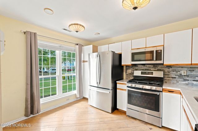 11 Carlisle Court, Old Bridge, NJ 08857