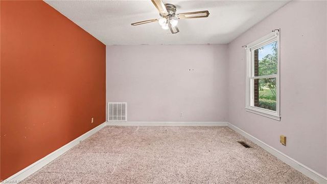 132 Cedarwood Drive, Eden, NC 27288