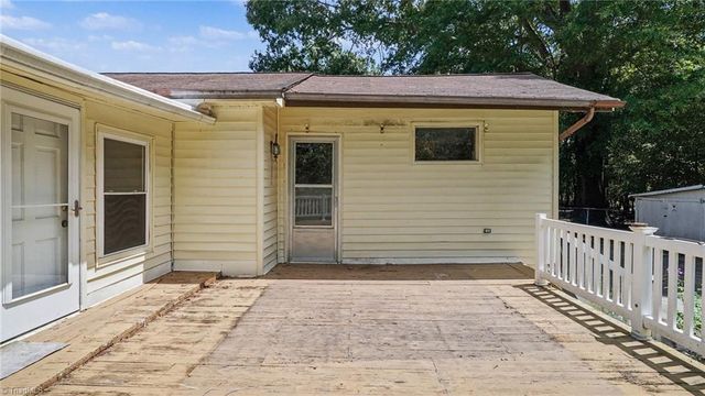 132 Cedarwood Drive, Eden, NC 27288