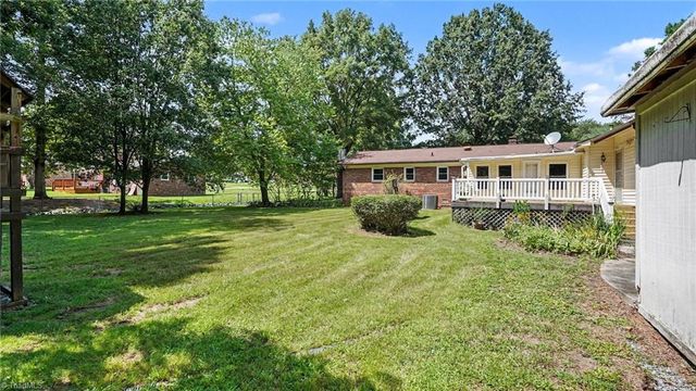132 Cedarwood Drive, Eden, NC 27288