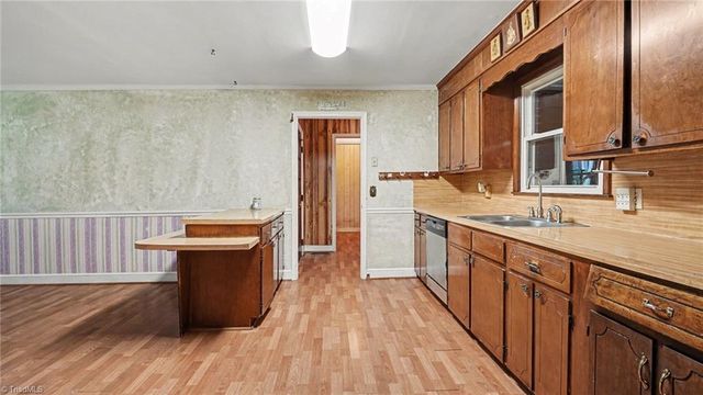 132 Cedarwood Drive, Eden, NC 27288