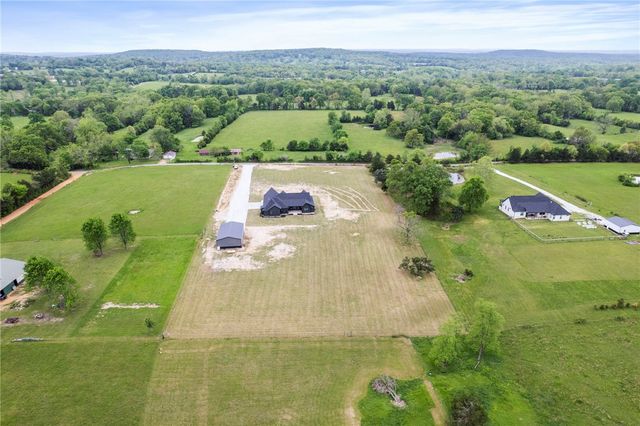 19344 Hughes Road, Garfield, AR 72732
