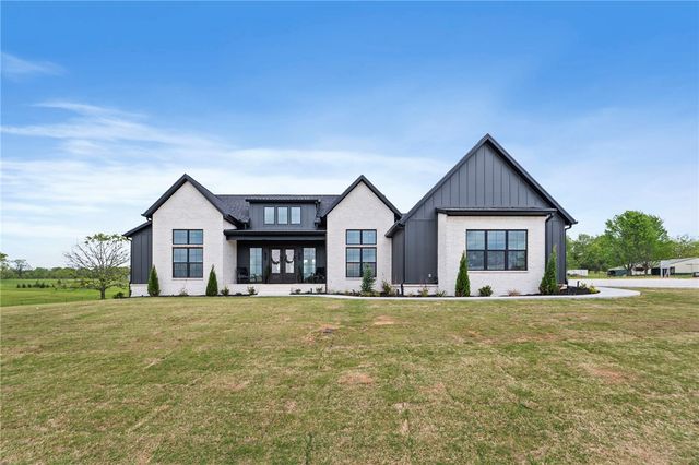 19344 Hughes Road, Garfield, AR 72732