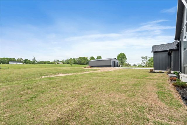 19344 Hughes Road, Garfield, AR 72732