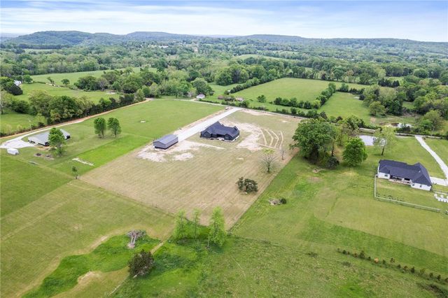 19344 Hughes Road, Garfield, AR 72732