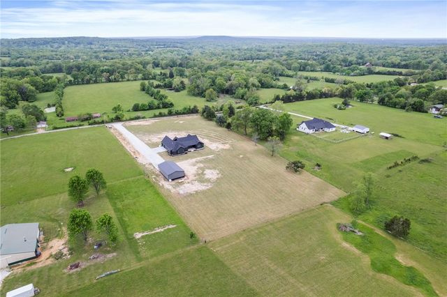 19344 Hughes Road, Garfield, AR 72732