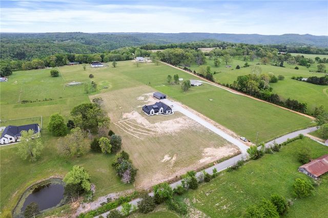 19344 Hughes Road, Garfield, AR 72732