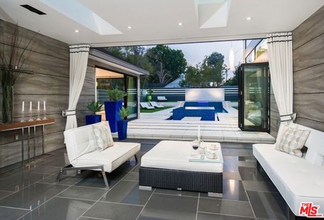 12318 W SUNSET Boulevard, Los Angeles, CA 90049