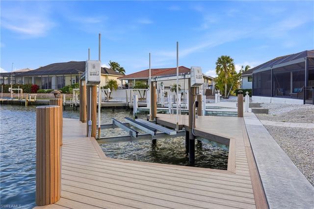 339 Landmark ST, Marco Island, FL 34145