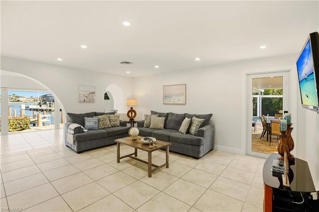 339 Landmark ST, Marco Island, FL 34145