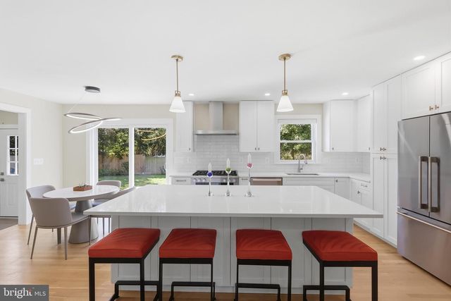 1003 COLLINGWOOD RD, Alexandria, VA 22308