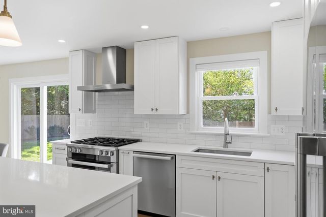 1003 COLLINGWOOD RD, Alexandria, VA 22308