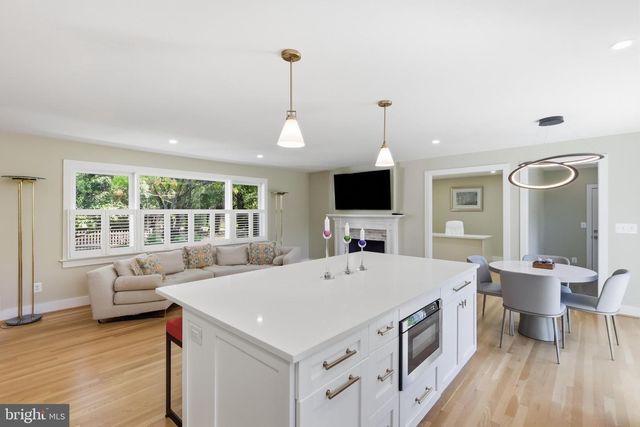1003 COLLINGWOOD RD, Alexandria, VA 22308