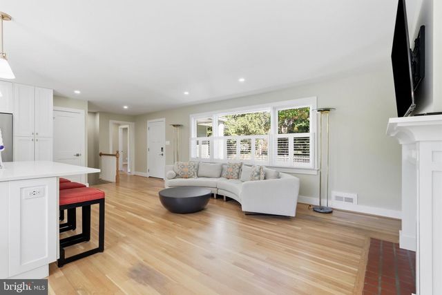 1003 COLLINGWOOD RD, Alexandria, VA 22308