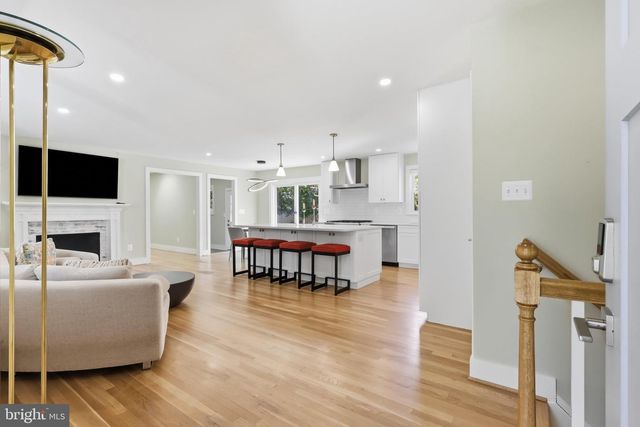 1003 COLLINGWOOD RD, Alexandria, VA 22308