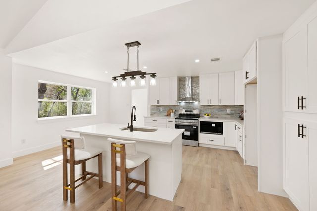 8420 Bellingham Drive, Dallas, TX 75228