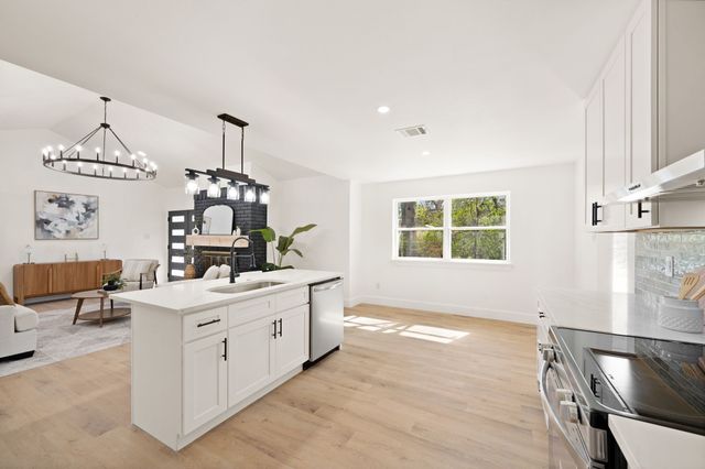 8420 Bellingham Drive, Dallas, TX 75228