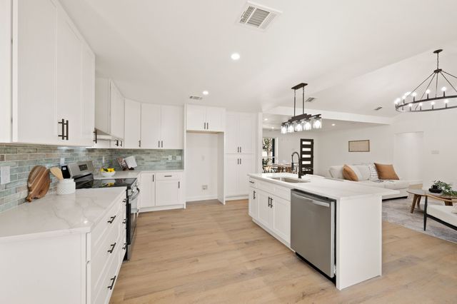 8420 Bellingham Drive, Dallas, TX 75228