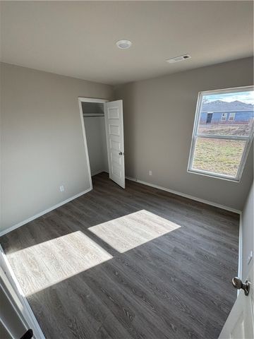 6608 NW Kathleen Street, Bentonville, AR 72713