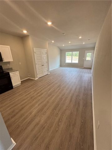 6608 NW Kathleen Street, Bentonville, AR 72713