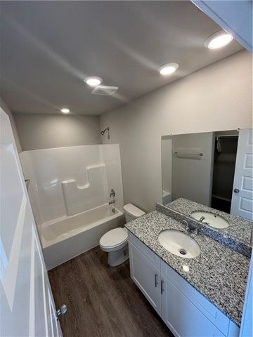 6608 NW Kathleen Street, Bentonville, AR 72713