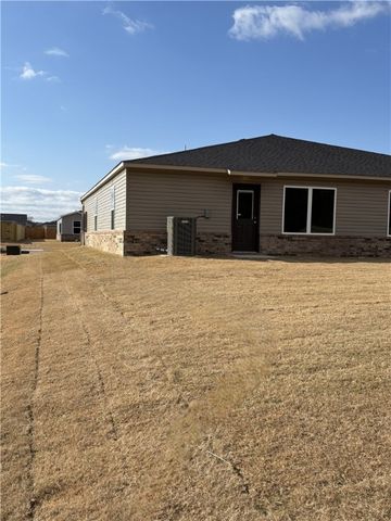 6608 NW Kathleen Street, Bentonville, AR 72713