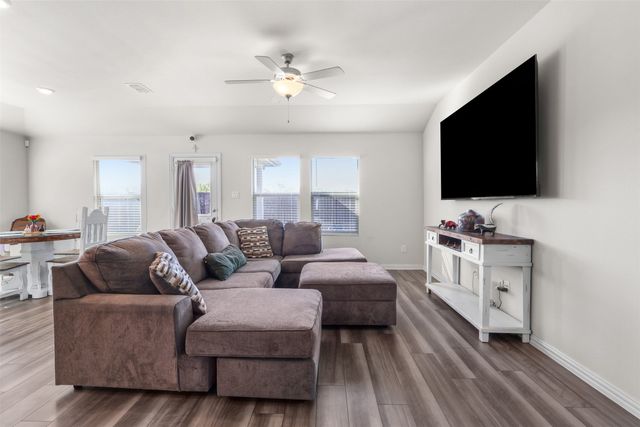 3505 Kingsview Drive, Denton, TX 76207