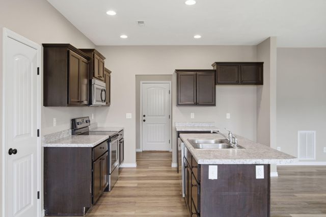 3103 N Albertha Avenue, Springfield, MO 65803