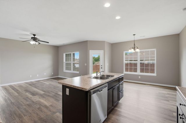 3103 N Albertha Avenue, Springfield, MO 65803