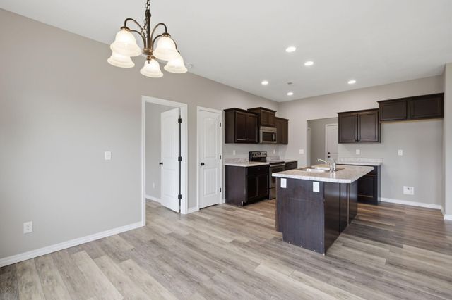3103 N Albertha Avenue, Springfield, MO 65803