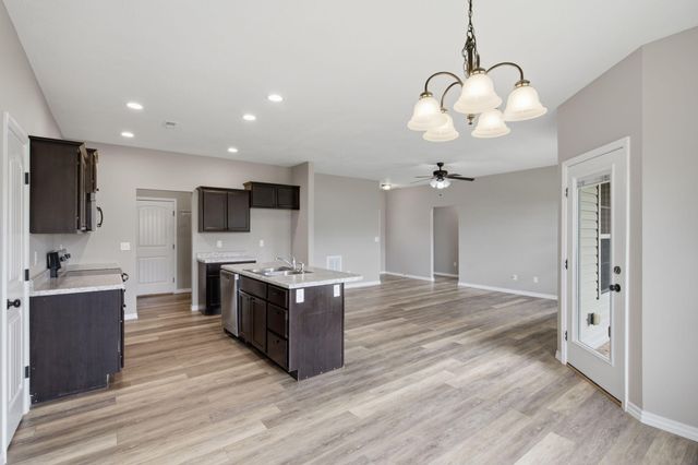 3103 N Albertha Avenue, Springfield, MO 65803