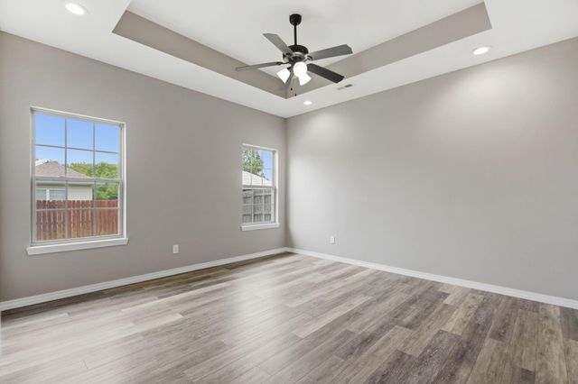 3103 N Albertha Avenue, Springfield, MO 65803