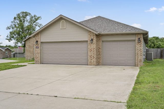 3103 N Albertha Avenue, Springfield, MO 65803