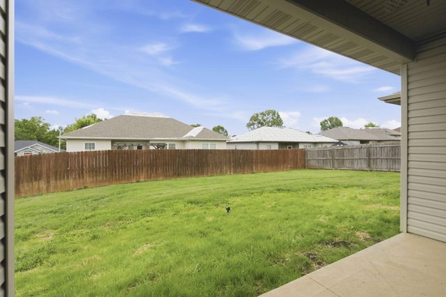 3103 N Albertha Avenue, Springfield, MO 65803